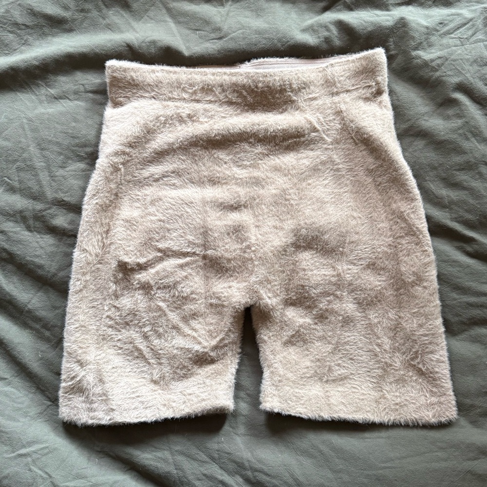 gymshark x whitney simmons eyelash shorts